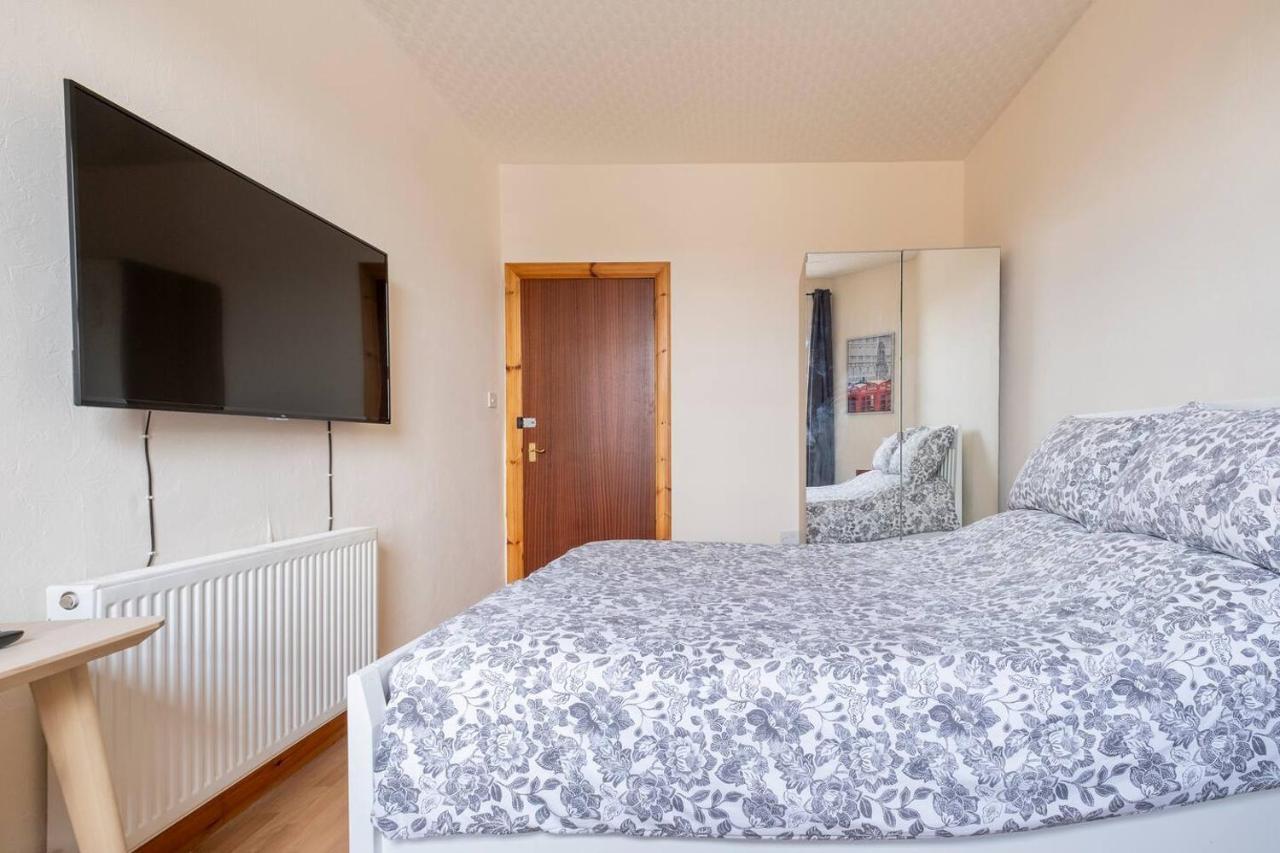 2 Bed Central Ness Apart - May Court Inverness Buitenkant foto