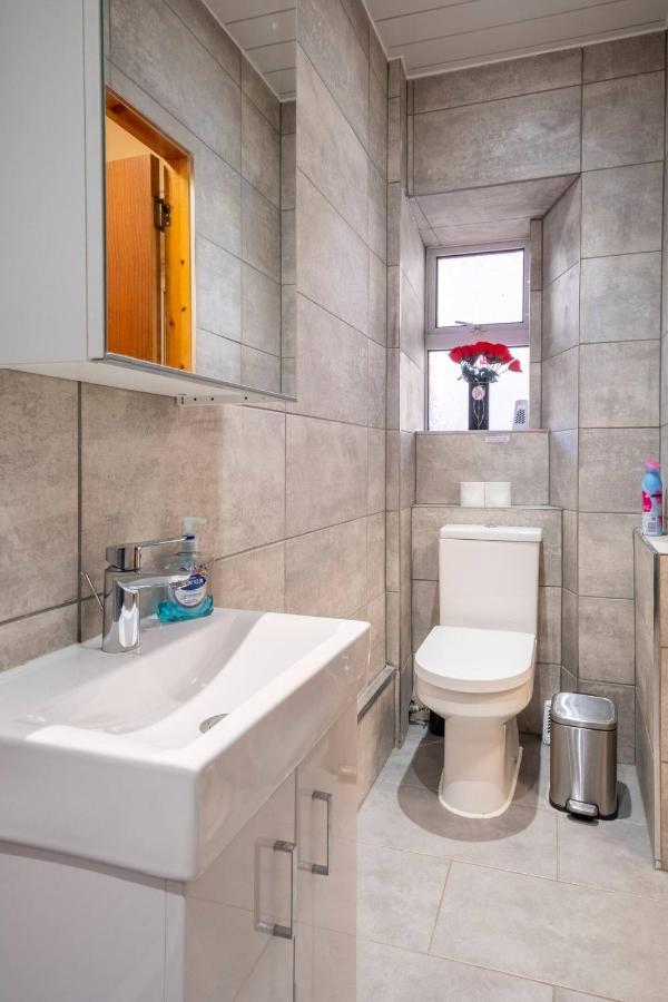 2 Bed Central Ness Apart - May Court Inverness Buitenkant foto