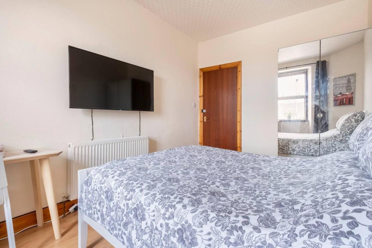 2 Bed Central Ness Apart - May Court Inverness Buitenkant foto