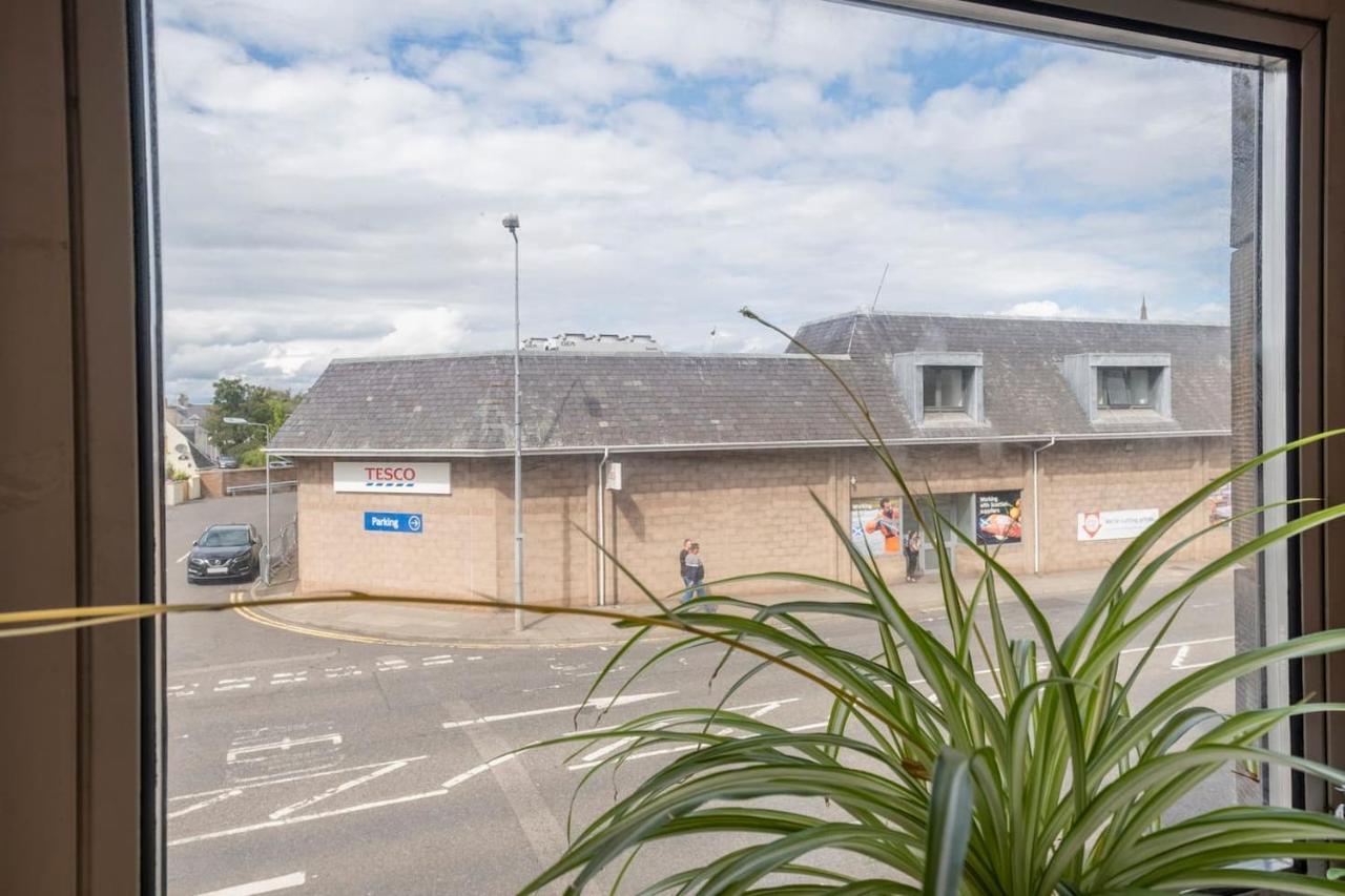 2 Bed Central Ness Apart - May Court Inverness Buitenkant foto